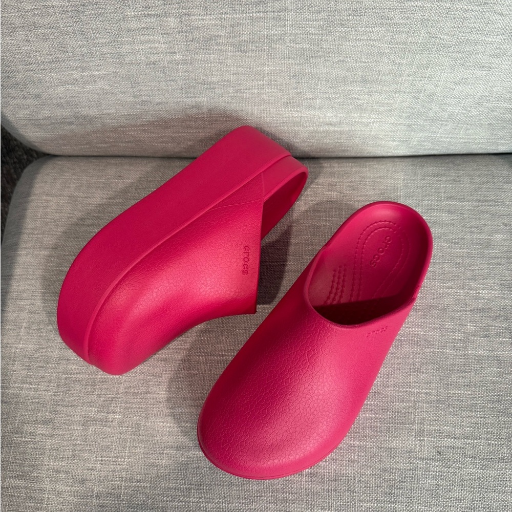 CROCS Women's Platform Shoes in Pink